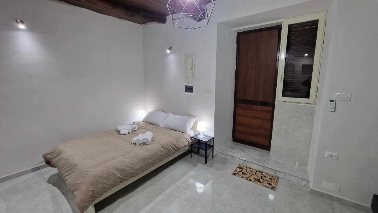 Apartamento Vincent'S House Nápoles Exterior foto