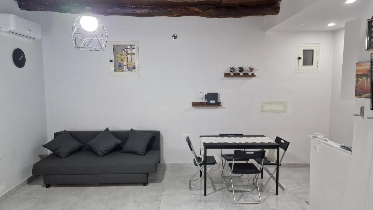 Apartamento Vincent'S House Nápoles Exterior foto